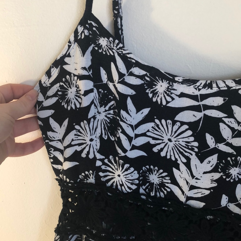 Floral Black and White Lace Peplum Crop Top! - Picture 3 of 8